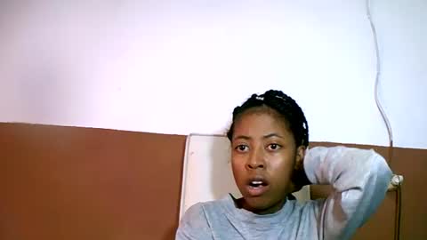 joliekah27 online show from 02.16.25