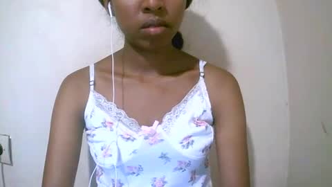 joliekah27 online show from 04.18.26