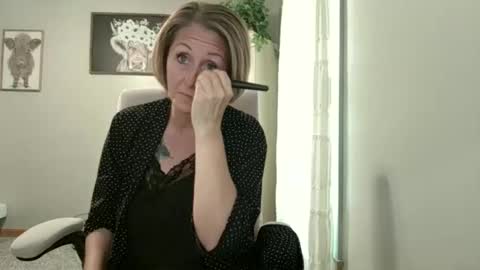 Snapshot of joliexx41 chatting on 10.03.25 Jolie online show from 10.03.25