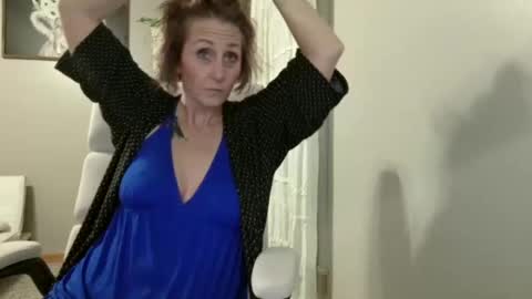 Snapshot of joliexx41 chatting on 11.19.25 Jolie online show from 11.19.25