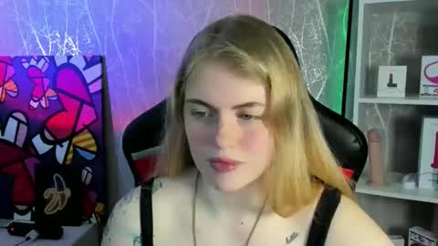 Snapshot of jolly_doll_ chatting on 05.18.26 Jolly online show from 05.18.26