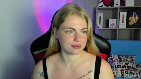Snapshot of jolly_doll_ chatting on 06.16.26 Jolly online show from 06.16.26