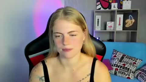 Snapshot of jolly_doll_ chatting on 07.16.26 Jolly online show from 07.16.26