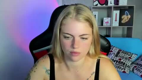 Snapshot of jolly_doll_ chatting on 07.17.26 Jolly online show from 07.17.26