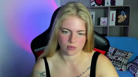 Snapshot of jolly_doll_ chatting on 07.18.26 Jolly online show from 07.18.26