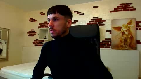 Snapshot of jonahshaw chatting on 10.03.25 JonahShaw online show from 10.03.25
