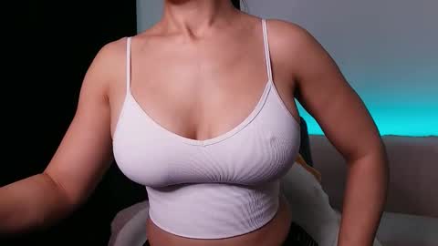 AlesyaJ online show from 10.28.25