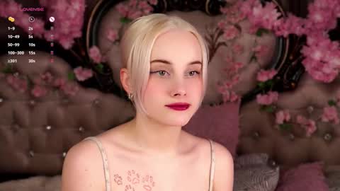 Snapshot of jonnienita chatting on 03.17.26 Alice online show from 03.17.26