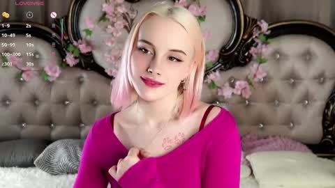 Snapshot of jonnienita chatting on 04.04.26 Alice online show from 04.04.26