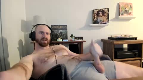 Snapshot of jonnlulz chatting on 12.18.24 Jon online show from 12.18.24