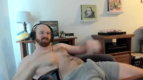 Snapshot of jonnlulz chatting on 02.05.25 Jon online show from 02.05.25