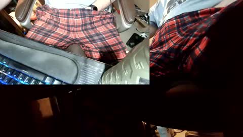 Snapshot of jontn_swift chatting on 11.24.25 Jonathon Swift online show from 11.24.25