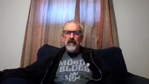 Snapshot of jony_five chatting on 11.01.25 Jon online show from 11.01.25