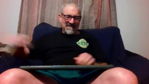 Snapshot of jony_five chatting on 11.04.25 Jon online show from 11.04.25