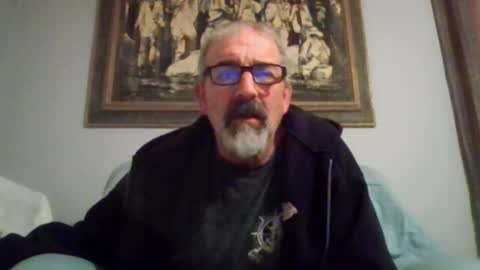 Snapshot of jony_five chatting on 12.17.25 Jon online show from 12.17.25