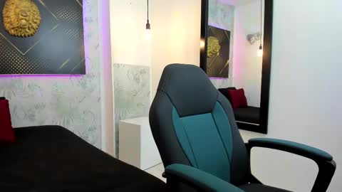 Snapshot of jordanandandrew chatting on 02.20.25 jordanandandrew online show from 02.20.25