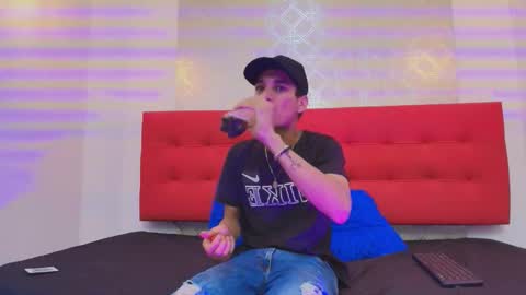 Snapshot of jordanandandrew chatting on 11.30.25 jordanandandrew online show from 11.30.25