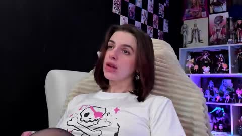 Snapshot of jorougumo chatting on 12.14.25 Rose online show from 12.14.25