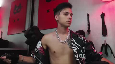 Snapshot of joseph__quinn chatting on 02.19.25 Master Joseph online show from 02.19.25