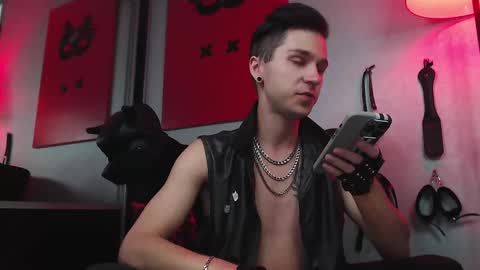 Snapshot of joseph__quinn chatting on 03.02.25 Master Joseph online show from 03.02.25