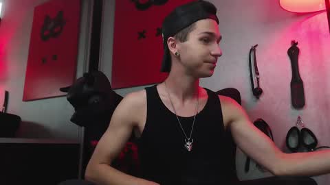 Snapshot of joseph__quinn chatting on 03.03.25 Master Joseph online show from 03.03.25