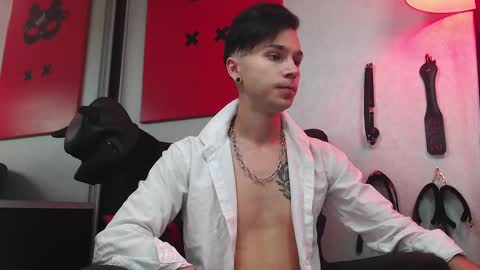 Snapshot of joseph__quinn chatting on 03.11.25 Master Joseph online show from 03.11.25