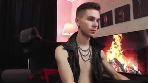 Snapshot of joseph__quinn chatting on 09.10.25 Master Joseph online show from 09.10.25