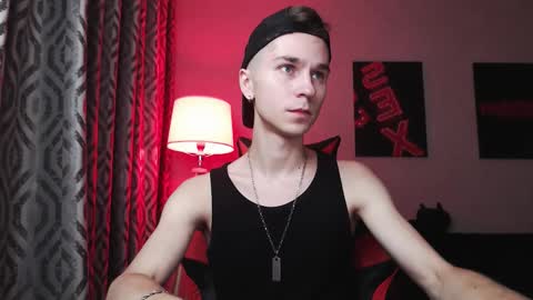 Snapshot of joseph__quinn chatting on 11.30.25 Master Joseph online show from 11.30.25