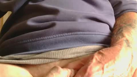 Snapshot of josephnels chatting on 11.04.25 Joseph online show from 11.04.25