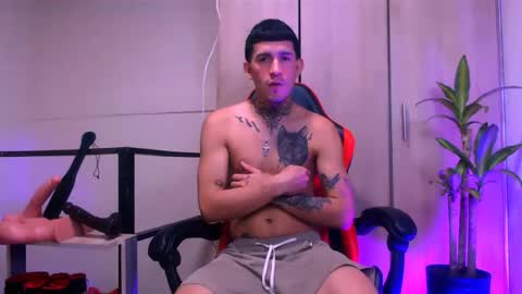 Snapshot of josue_linares chatting on 05.27.26 josue_linares online show from 05.27.26