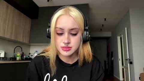 Kimie is here  online show from 07.07.26