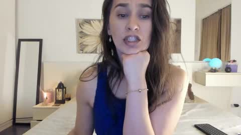 Snapshot of joycasidy chatting on 12.01.24 CassidyJoy online show from 12.01.24