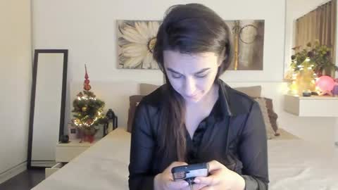 Snapshot of joycasidy chatting on 12.09.24 CassidyJoy online show from 12.09.24