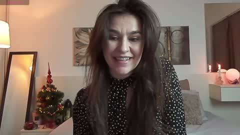 Snapshot of joycasidy chatting on 01.04.25 CassidyJoy online show from 01.04.25