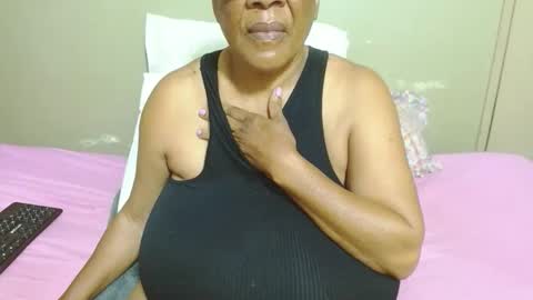 Snapshot of joycemando chatting on 02.17.26 DairyQueen online show from 02.17.26