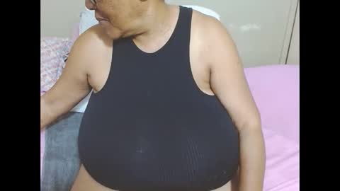 Snapshot of joycemando chatting on 02.17.26 DairyQueen online show from 02.17.26