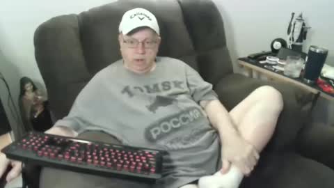 Snapshot of jpmel99 chatting on 10.11.25 jpmel99 online show from 10.11.25