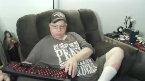 Snapshot of jpmel99 chatting on 10.12.25 jpmel99 online show from 10.12.25