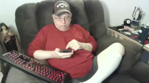 Snapshot of jpmel99 chatting on 11.08.25 jpmel99 online show from 11.08.25