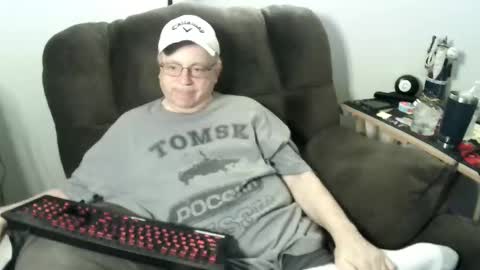 Snapshot of jpmel99 chatting on 11.17.25 jpmel99 online show from 11.17.25