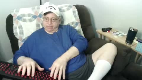 Snapshot of jpmel99 chatting on 05.19.26 jpmel99 online show from 05.19.26