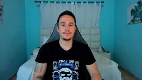 Snapshot of juan__jimenez chatting on 03.26.26 Juan online show from 03.26.26