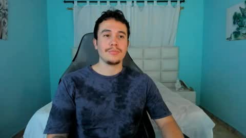 Snapshot of juan__jimenez chatting on 04.17.26 Juan online show from 04.17.26