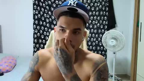 juan_gomez_1 online show from 11.14.25