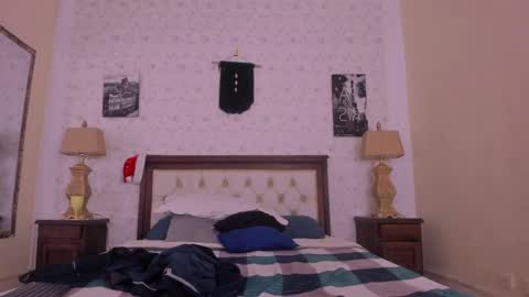 J U A N   L O V E R S online show from 12.07.24