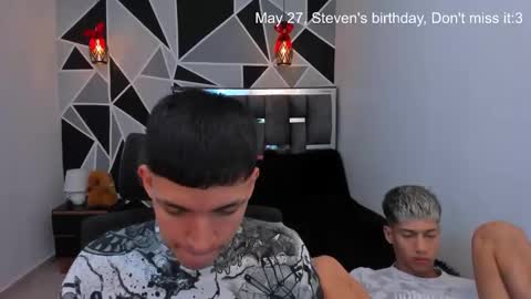 Snapshot of juan_nd_steven chatting on 05.11.26 JuanSteven online show from 05.11.26