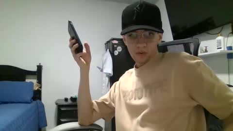 Snapshot of juanboytw chatting on 02.06.25 juanboytw online show from 02.06.25