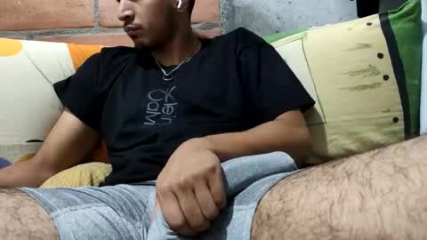 Snapshot of juanc23_371 chatting on 10.22.25 juanc23_371 online show from 10.22.25