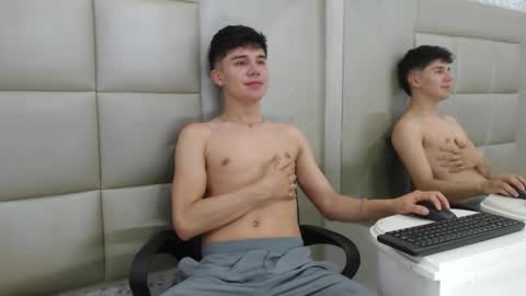 Snapshot of juangomm chatting on 12.23.25 JuanGomm online show from 12.23.25