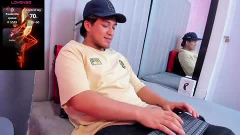 Snapshot of juanmechanic chatting on 05.13.26 JUAN online show from 05.13.26